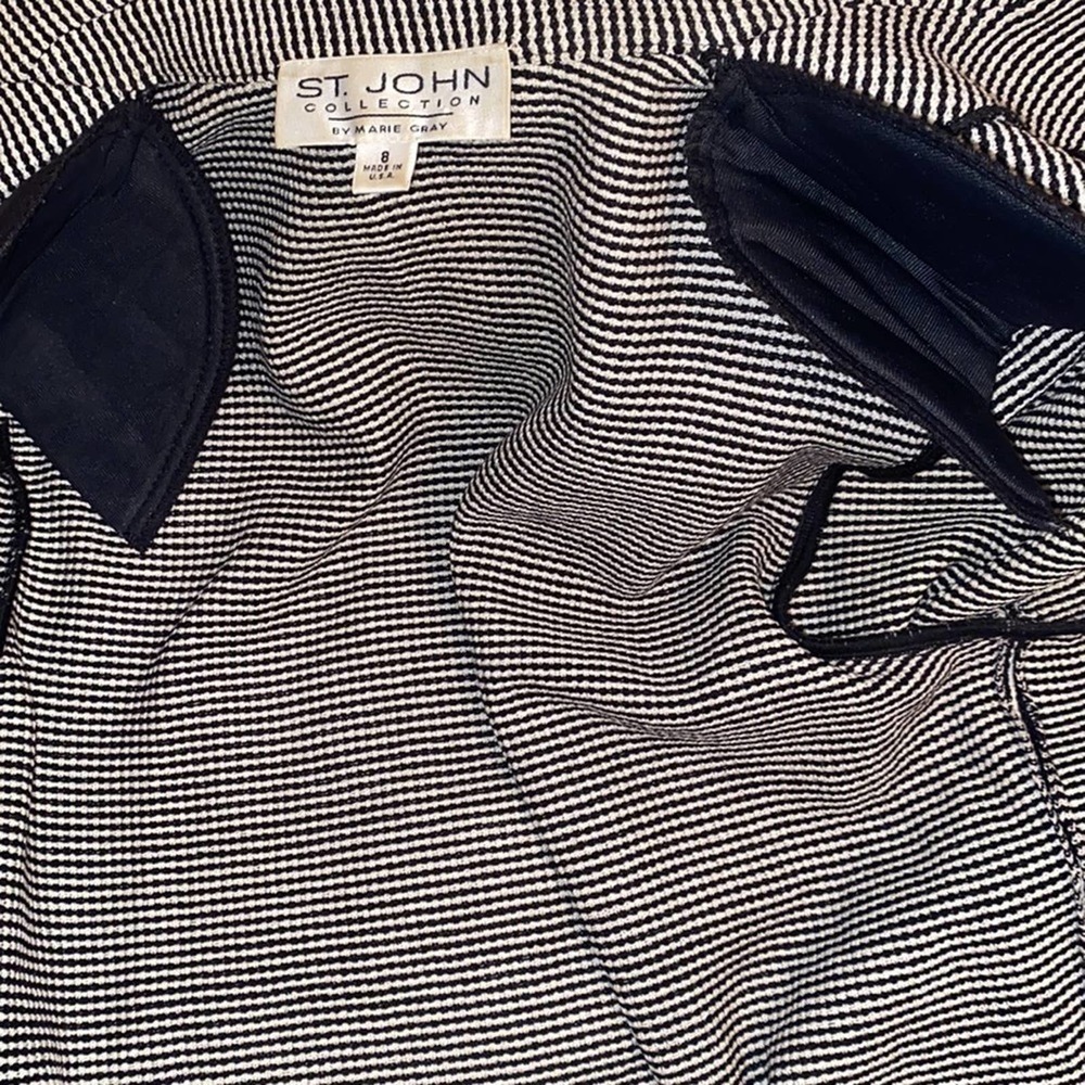 St. John Gray Knit Shirt Suit with Belted Blazer - Picture 9 of 12